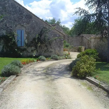Maison Perigourdine Avec Piscine 10 Personnes *
